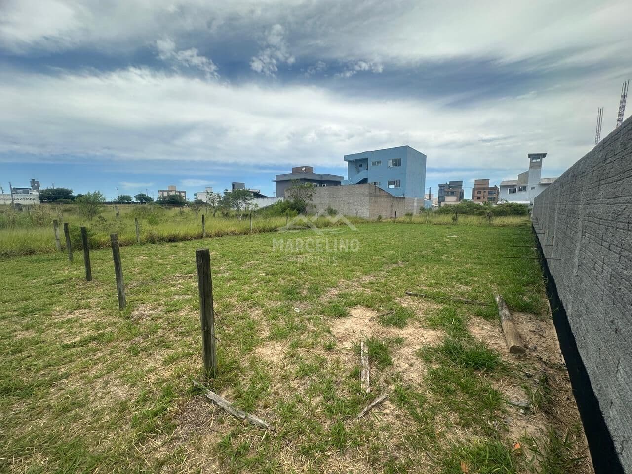 Lote/Terreno em Imbituba - Village