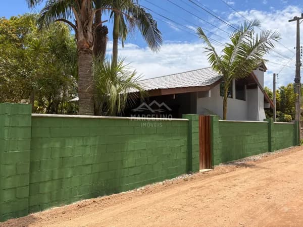 Casa para aluguel de temporada – Centrinho da Praia do Rosa