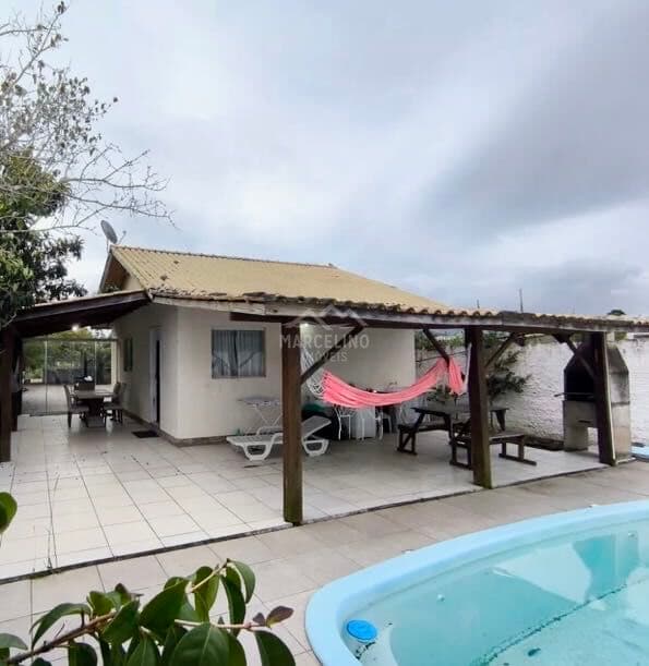 Casa com ótima localização - Próximo á Surfland