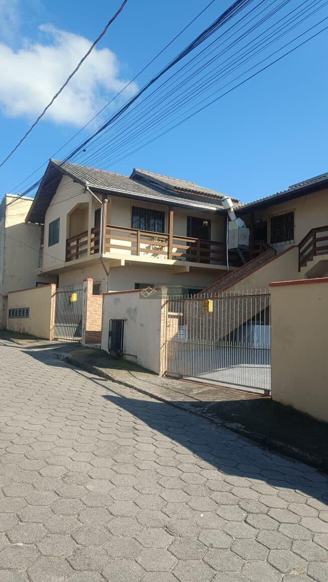 Prédio Residencial em Ingleses do Rio Vermelho, Florianópolis/SC