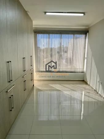 Sala/Conjunto em Atibaia - Centro