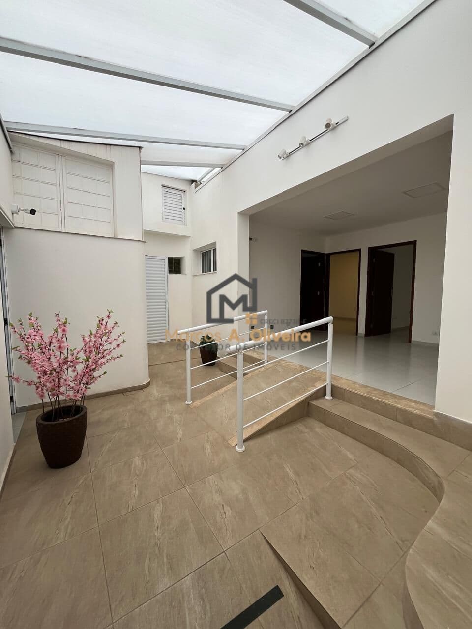 Sala/Conjunto em Atibaia - Centro