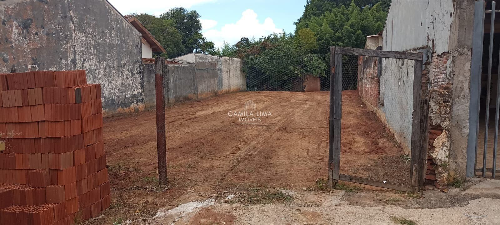Lote/Terreno em Garça - Mariana
