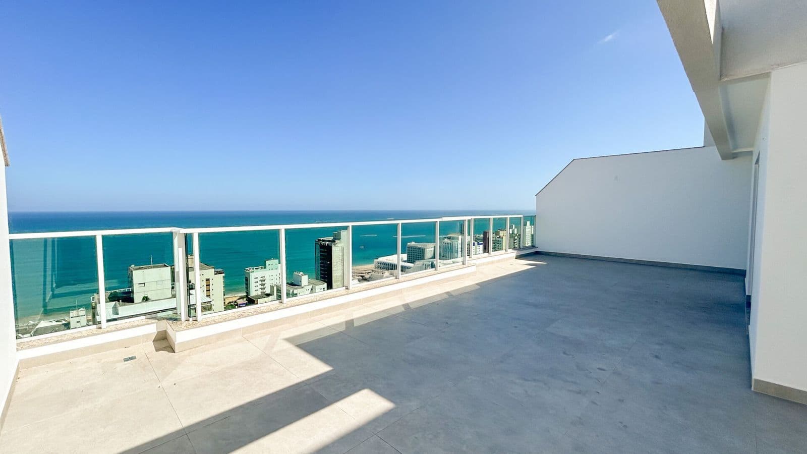 Apto Cobertura Duplex - 172m², 3 quartos, 1 suíte, 3 vagas, lazer de clube