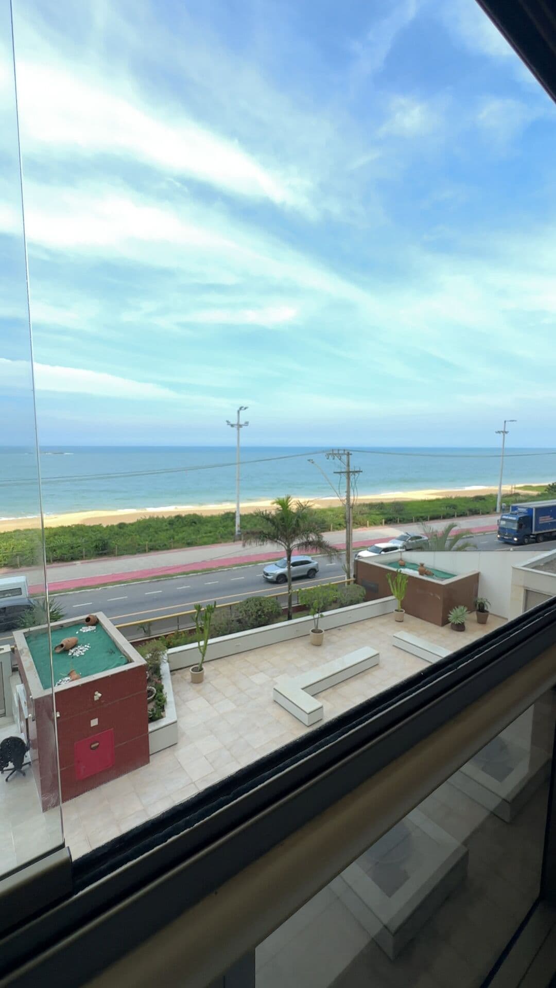 Apartamento luxuoso frente ao mar da Praia de Itaparica, 4 suíte, 3 vagas, alto padrão de acabamento