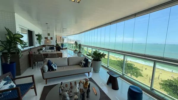 Apto 300m², 4 suítes, 3 vagas, prédio frente mar, lazer de clube