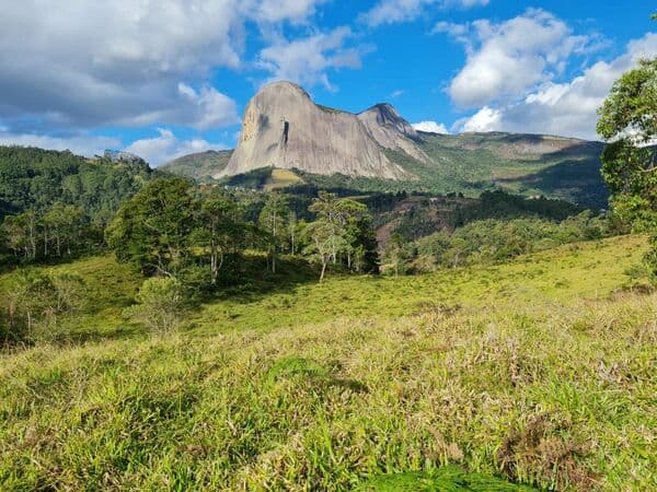 PEDRA AZUL - Terreno de 30.000 m² em Pedra Azul