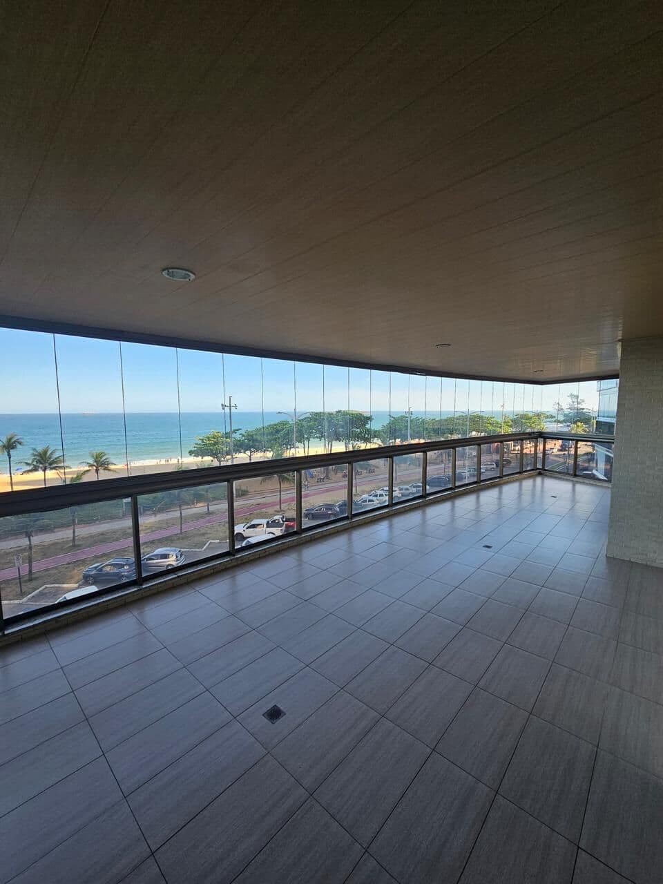 Apartamento frente ao mar de Itaparica, 273m², 4 quartos, 2 suítes, 3 vagas, lazer completo