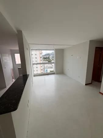 Apartamento em Bento Ferreira, 2 quartos, recém reformado