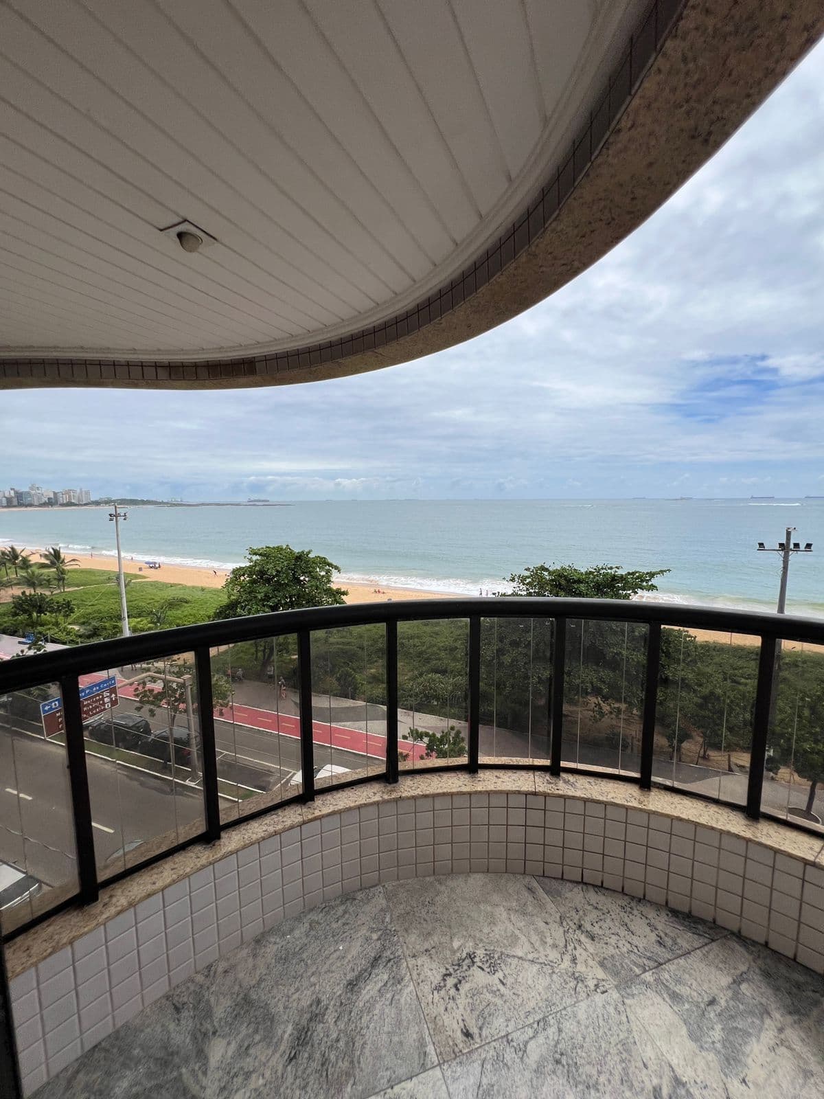 Apartamento frente mar, 150m², 3 suítes, 2 vagas