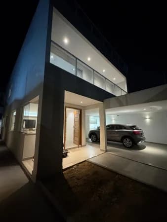 Casa Duplex com 217m², 2 suítes, lazer privativo, área gourmet, vaga para 2 carros