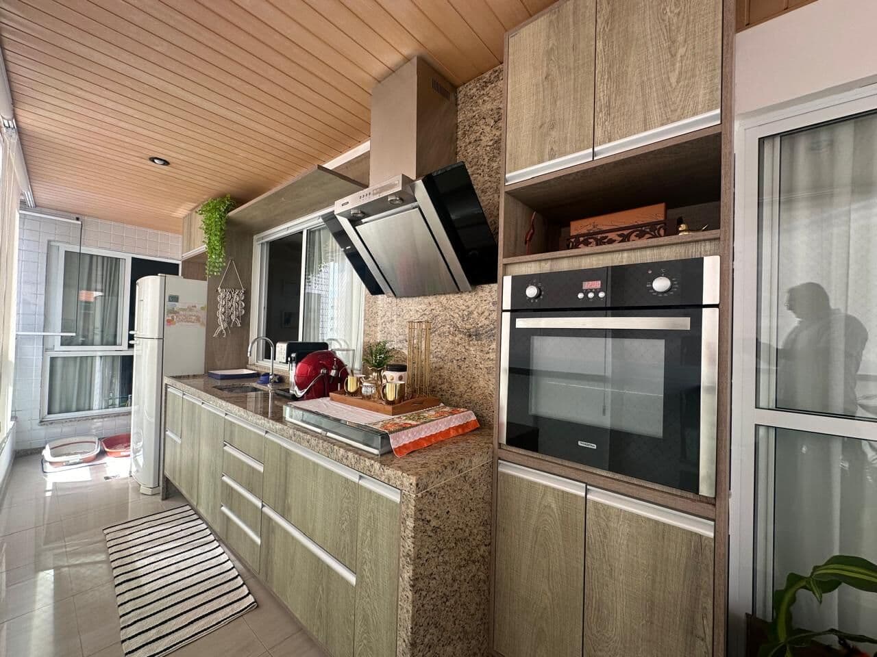 Apartamento 140m², 3 quartos, 1 suíte, 2 vagas de garagem, lazer completo.