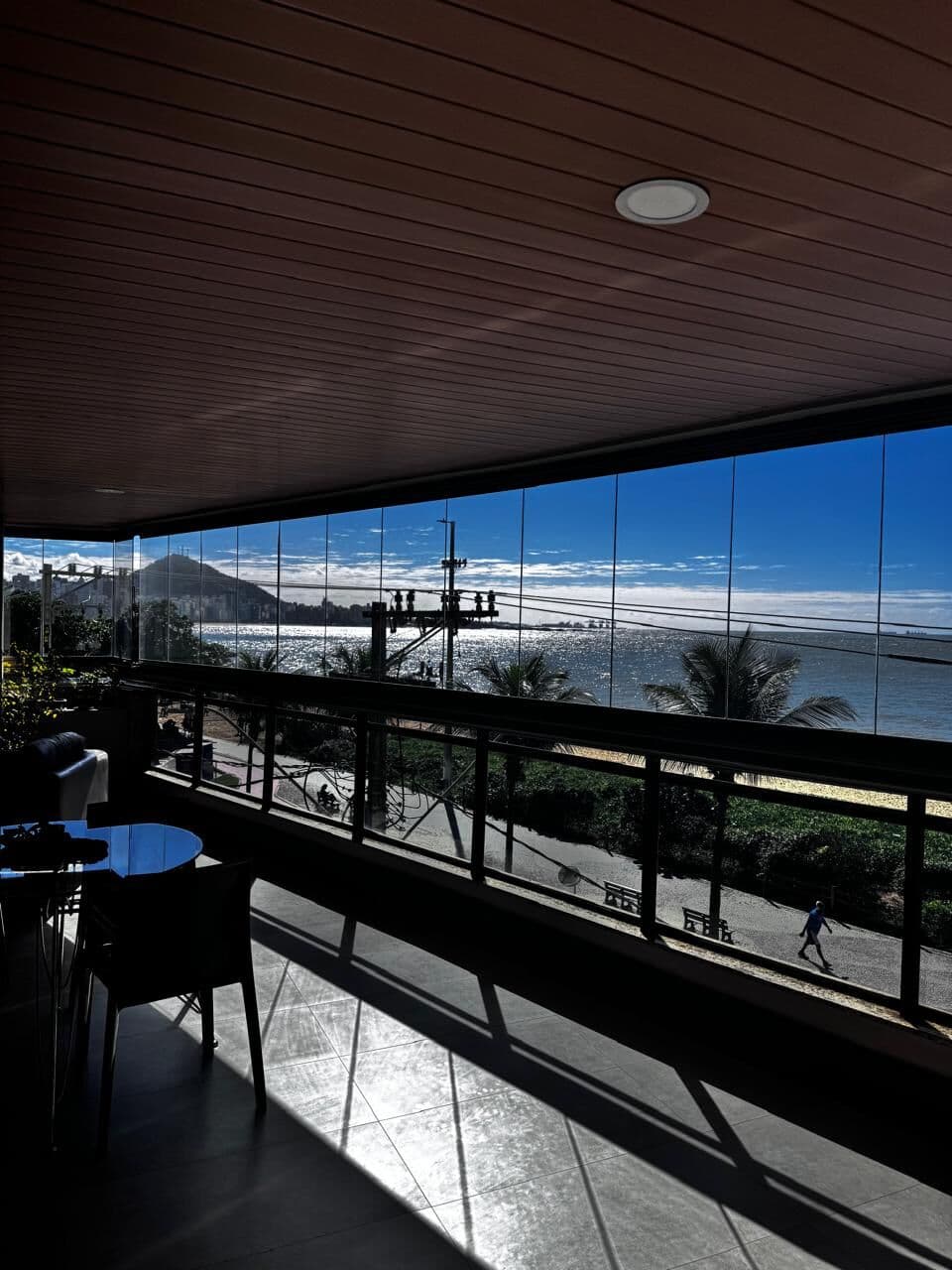 Apartamento frente ao mar de Beverly Hills, 300m², 4 quartos, 2 suítes, 2 vagas de garagem