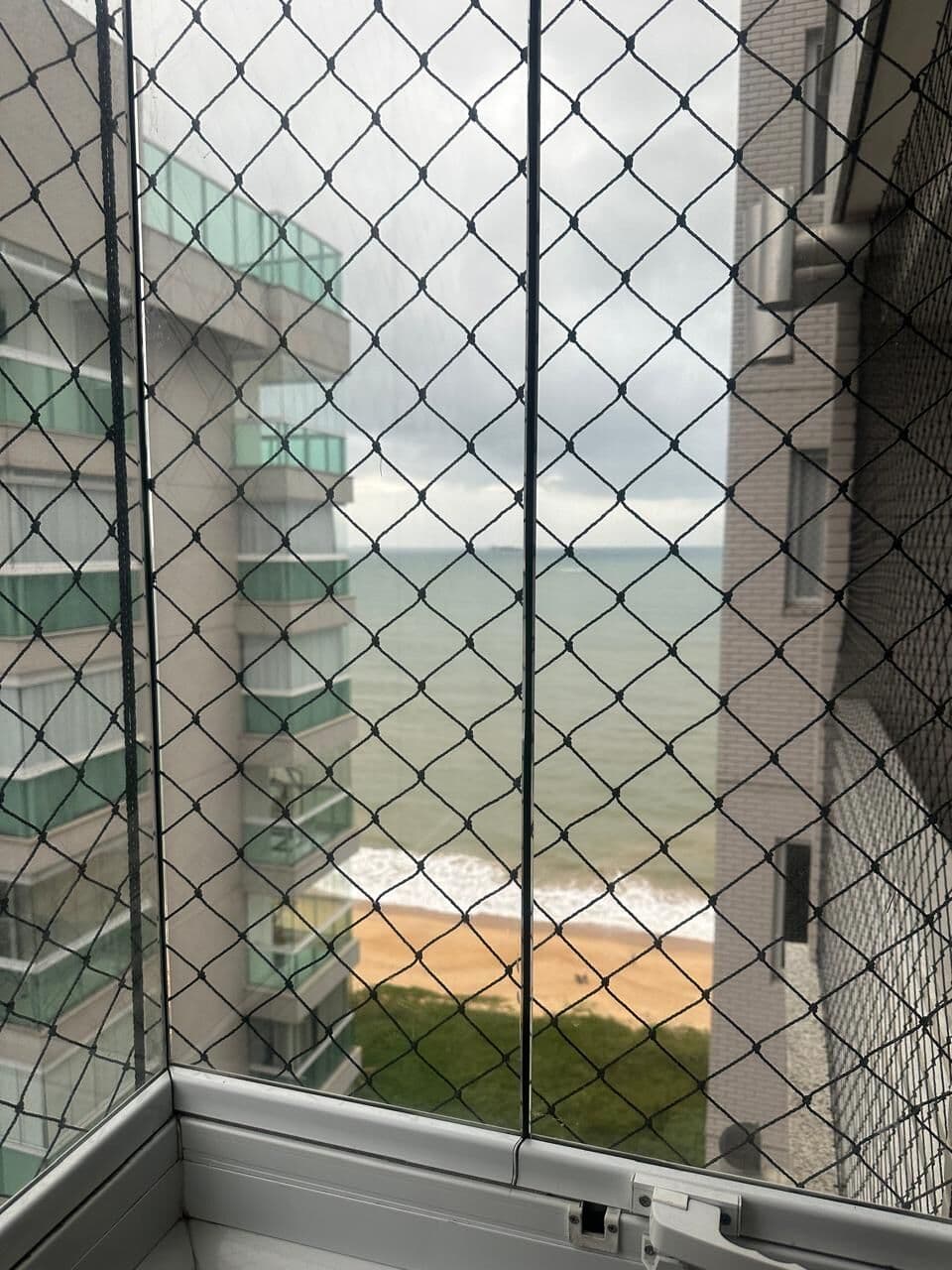 Apartamento no Ed. Mar do Caribe, 100m², 3 quartos, 1 suíte, 2 vagas, lazer de clube completo