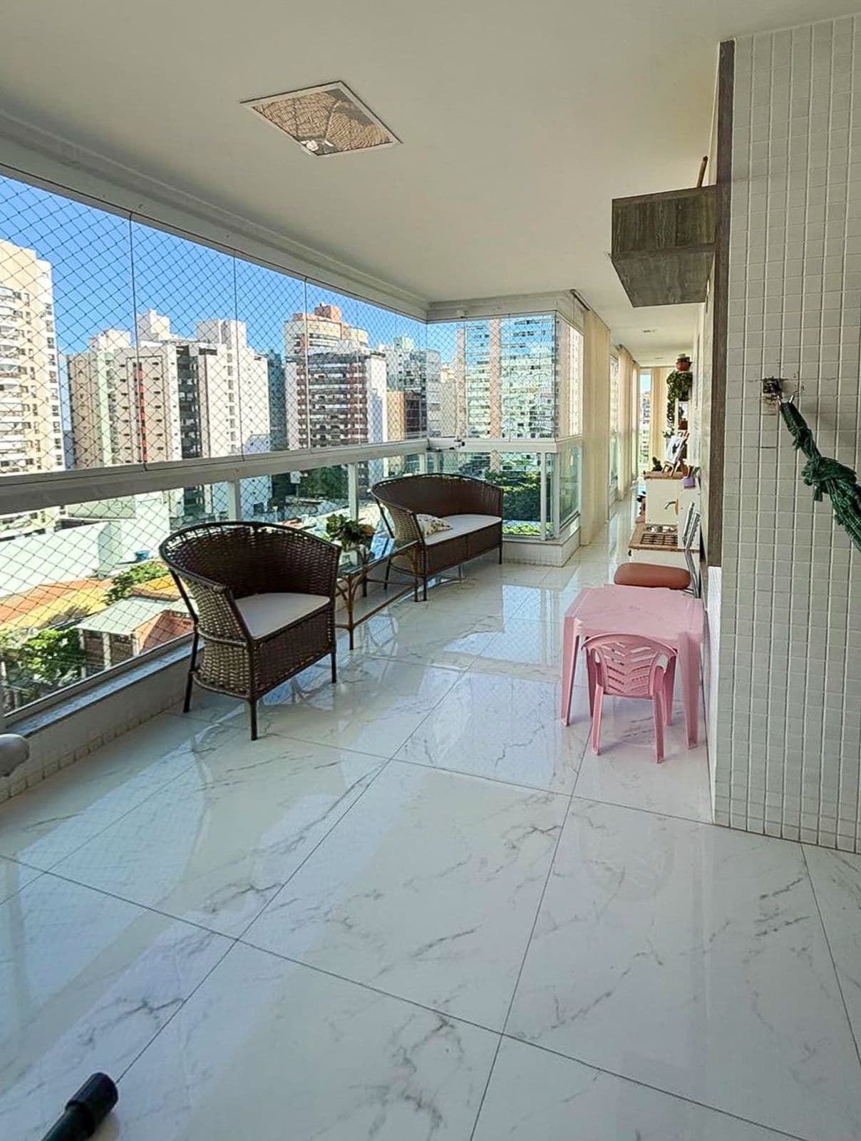 Apartamento 125m², 3 quartos, 1 suíte, closet, varanda, 2 vagas, lazer completo