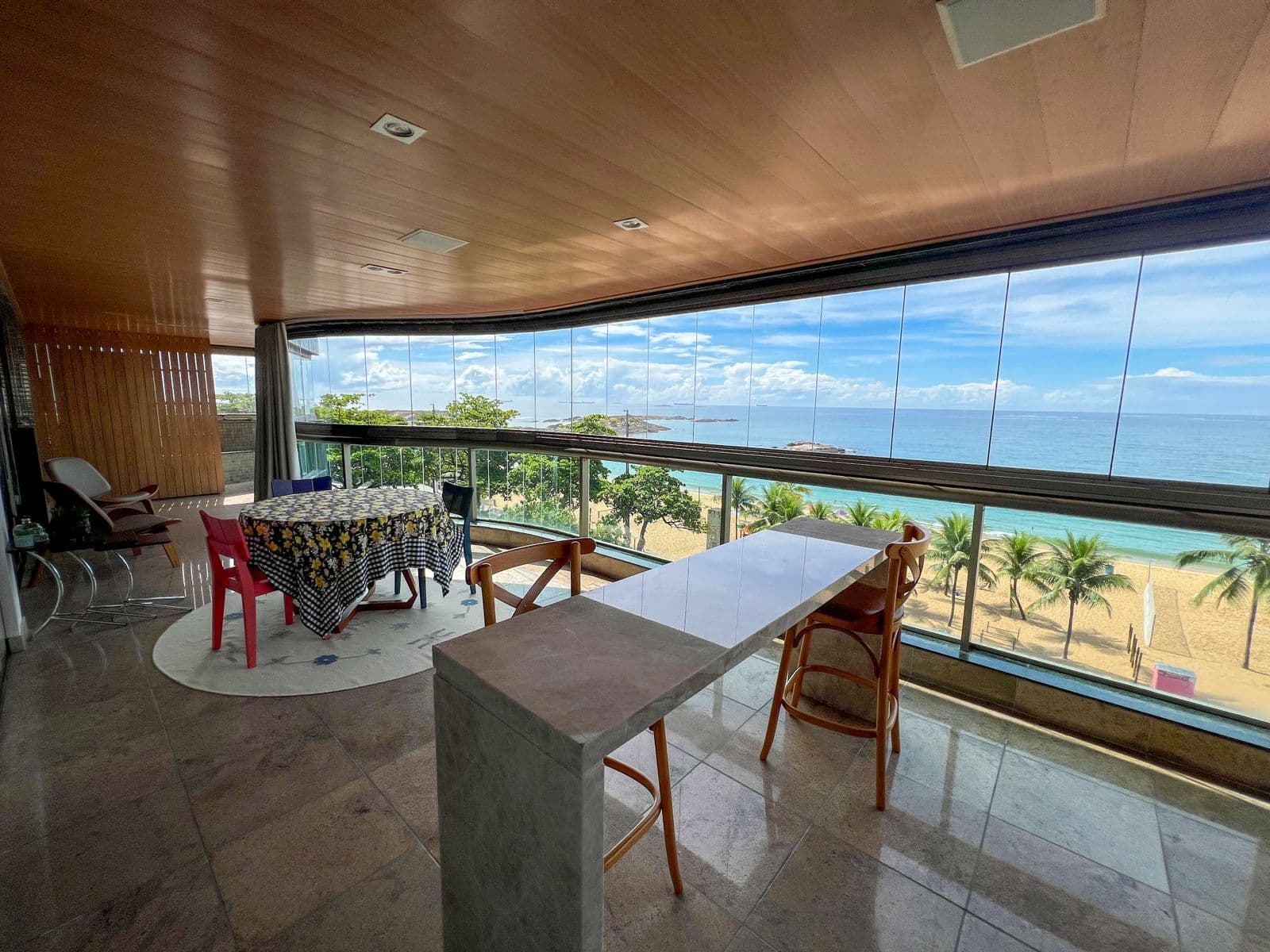 Praia da Costa - Apto frente mar com 478m², 4 suítes, 4 vagas