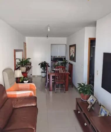 Apartamento 93m², 3 quartos com suíte, varanda, 1 vaga, lazer completo.