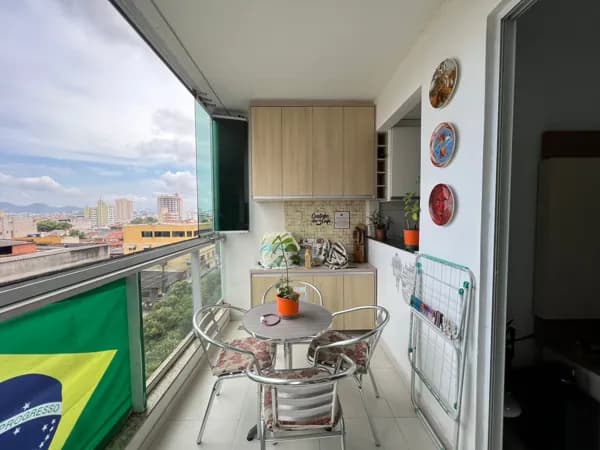 Apartamento 70m², 2 quartos, 1 suíte, varanda, 1 vaga coberta, lazer completo.
