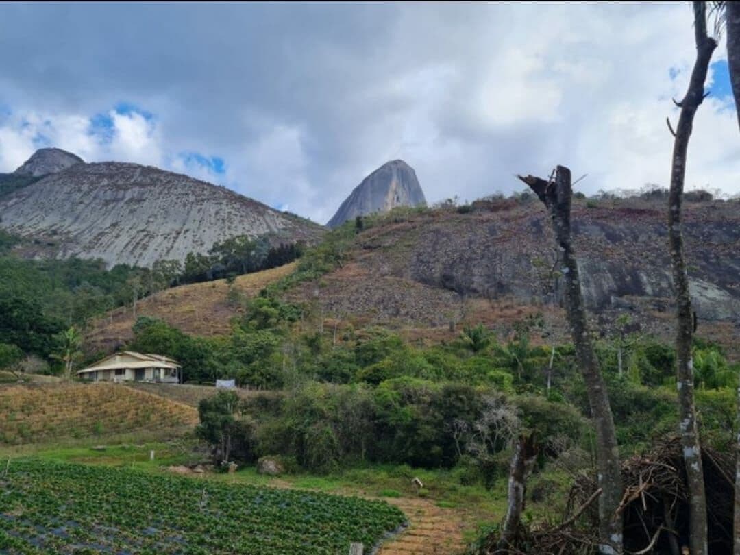 Excelente Terreno em Pedra Azul com 1 Alqueire (48.400m²). Rota do Lagarto.