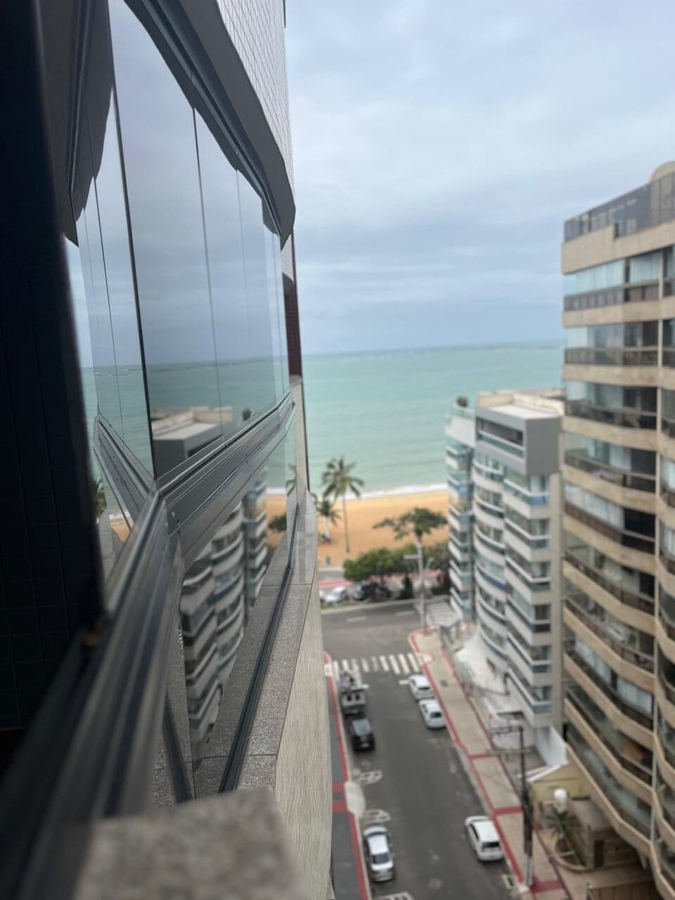 Apartamento de 180m² a poucos passos do mar, 4 quartos, 2 suítes, 1 vaga, lazer completo