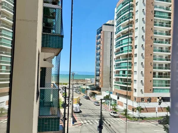 Apartamento na 2ª quadra do mar, 58m², 2 quartos, 1 suíte, 1 vaga e lazer completo