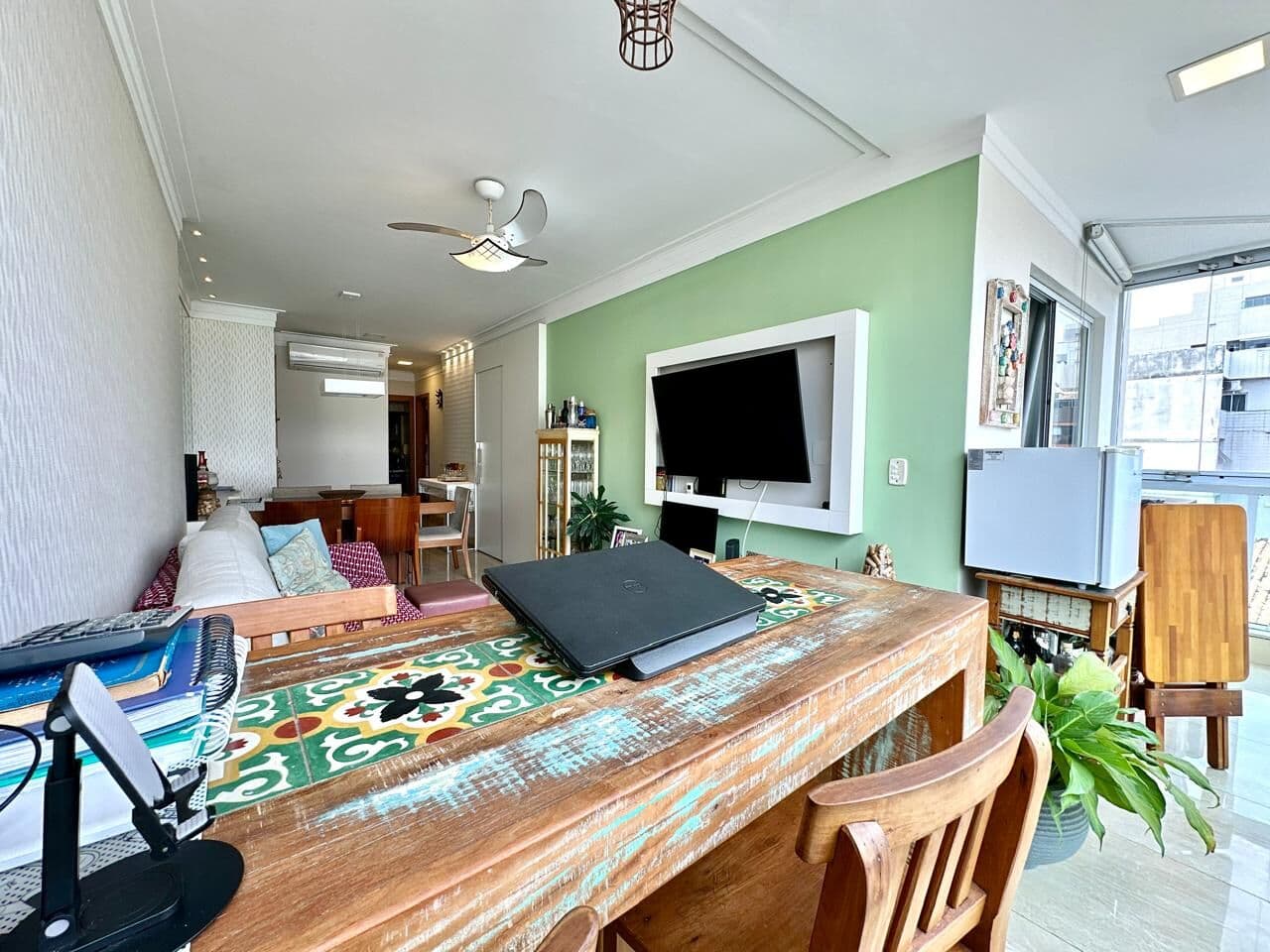 Ed. Residencial Castanheiras - Praia da Costa - Apto 95m², 3 quartos, 1 suíte, 2 vagas