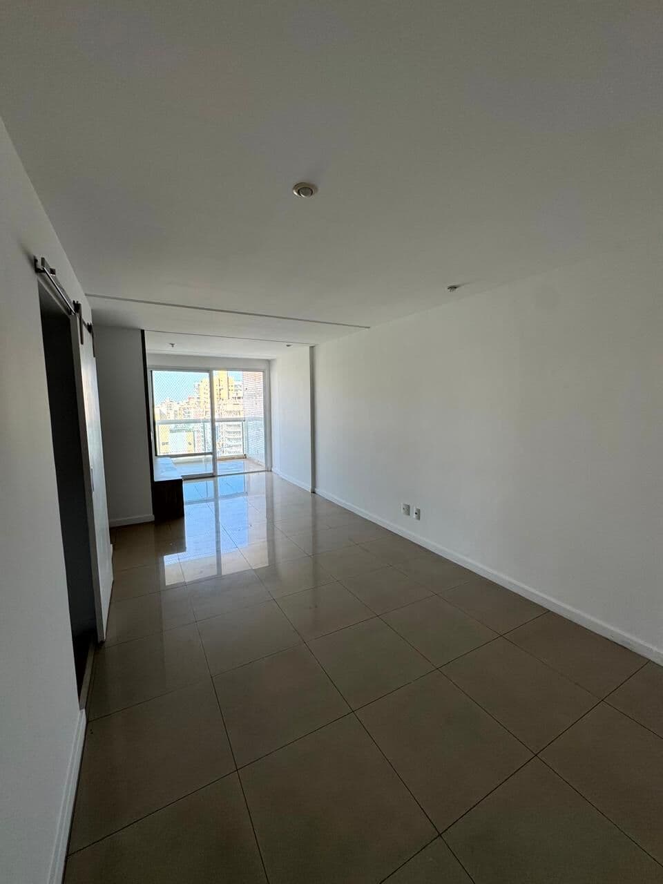 Apartamento, andar alto, 91m², 2 quartos, 1 suíte, 1 vaga - Praia da Costa