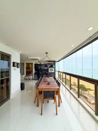 Apto Alto Padrão, frente mar, 220m², 4 quartos, 2 suítes, 3 vagas, lazer de clube