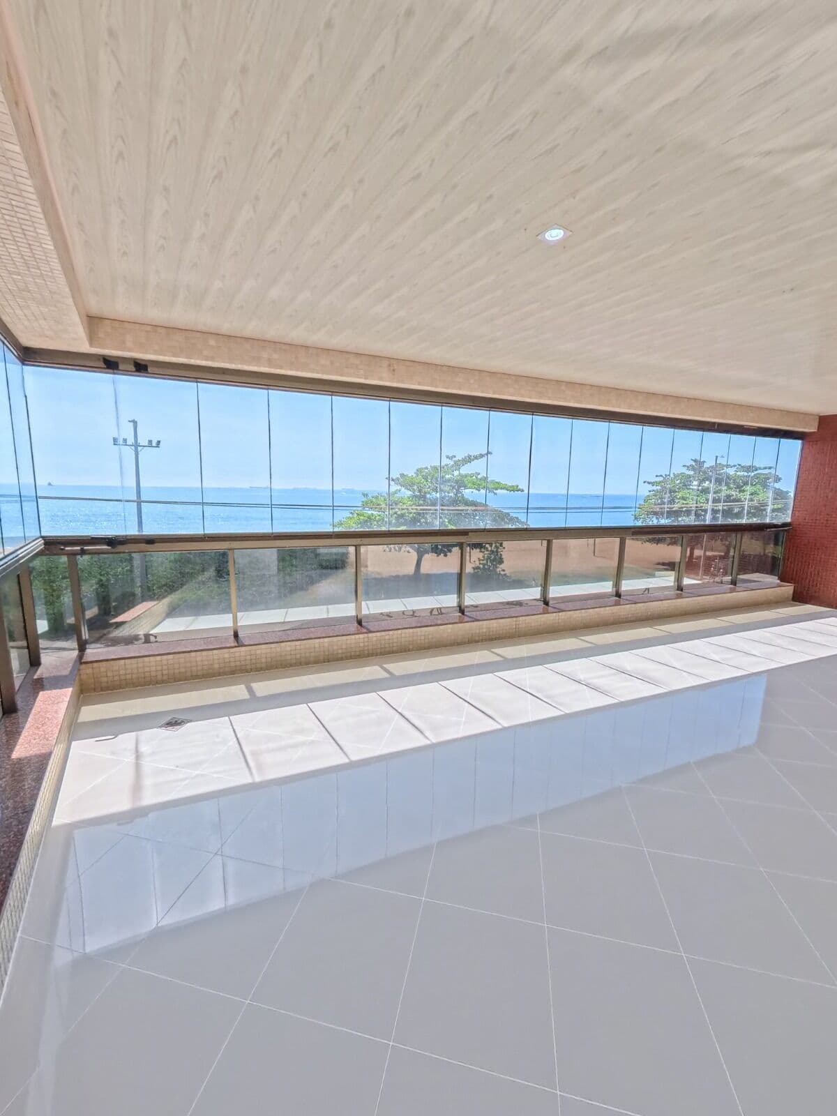 Apartamento Padrão 290m², 4 suítes, 5 banheiros, 4 vagas, lazer