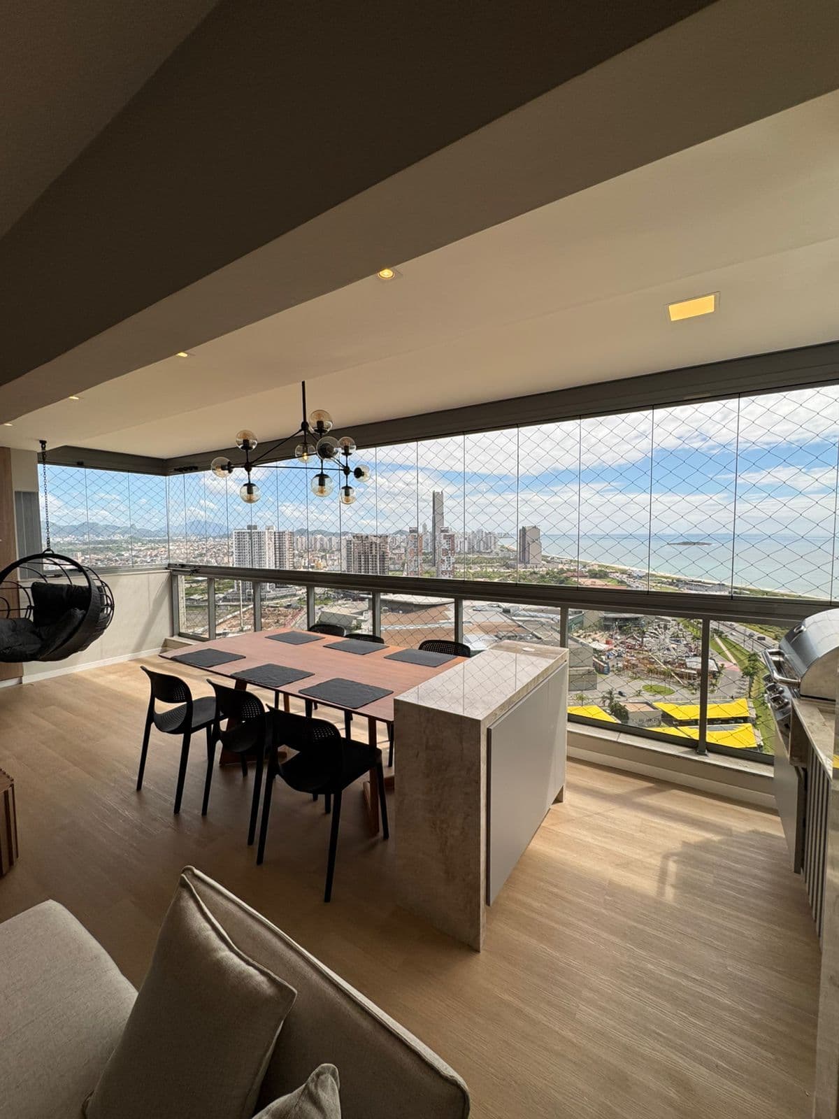 Apartamento Alto Padrão com 147m², 4 quartos, 3 suítes, 3 vagas, lazer clube resort