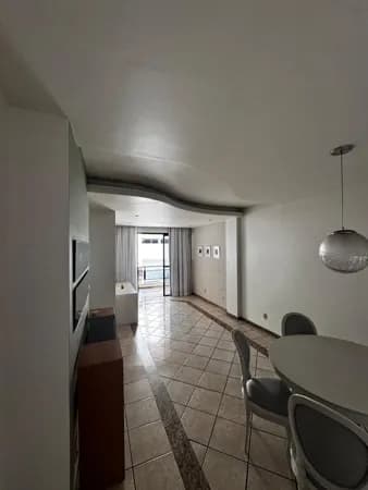 Apartamento na Praia da Costa de 138m³, 3 quartos, 1 suíte, DCE completo e 1 vaga