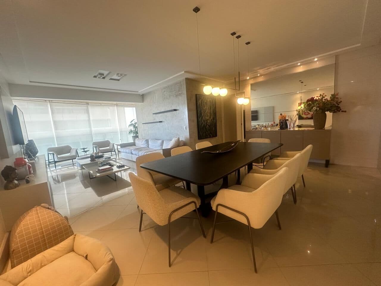 Apto 2ª quadra mar, 190m², decorado, 3 quartos 1suíte, 3 vagas, lazer de clube