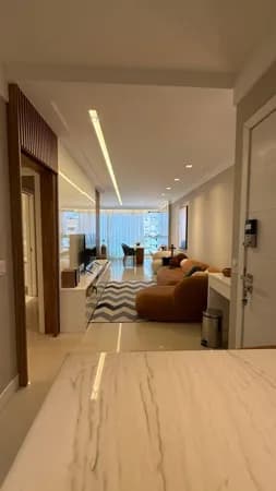 Apartamento na 2ª quadra do mar, 80m², 2 quartos, 1 suíte, 4 vagas e lazer completo