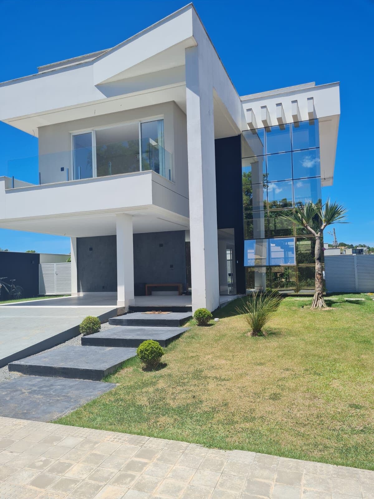 Casa Duplex, 300m², terreno 500m², 4 quartos 3 suítes, 4 vagas
