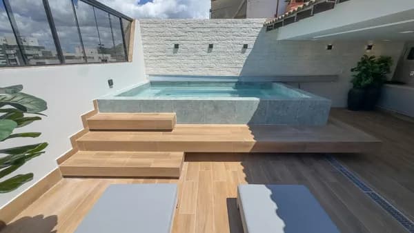 Cobertura Duplex luxuosa 450m², 4 suítes, 3 vagas, lazer privativo