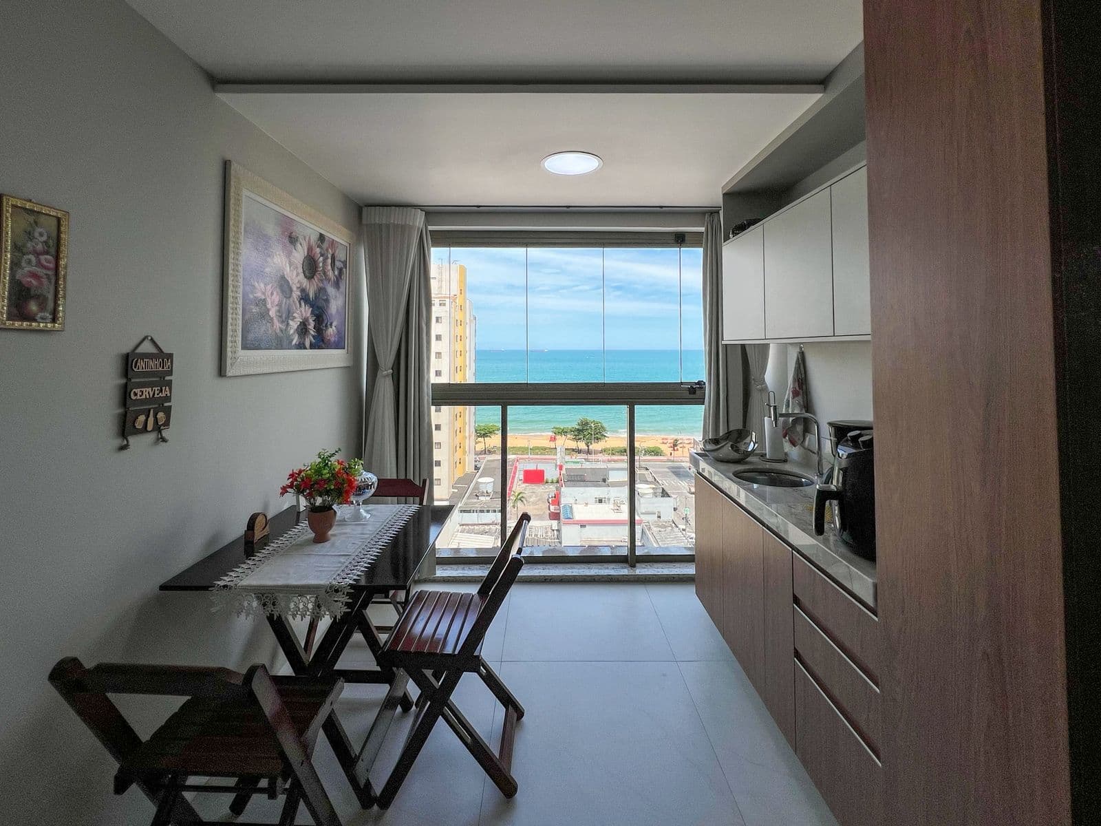 Apartamento frente, andar alto, 3 quartos, 1 suíte, 2 vagas, lazer completo - Praia de Itaparica