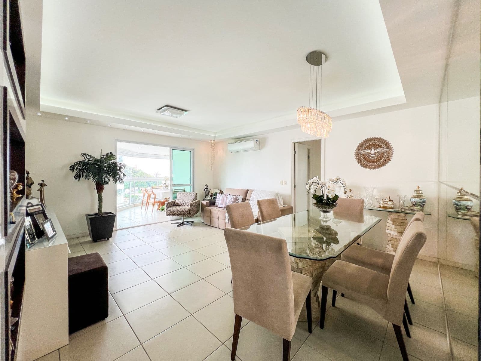 Apartamento 3 suítes (120m²) no Privilege — Praia de Santa Helena