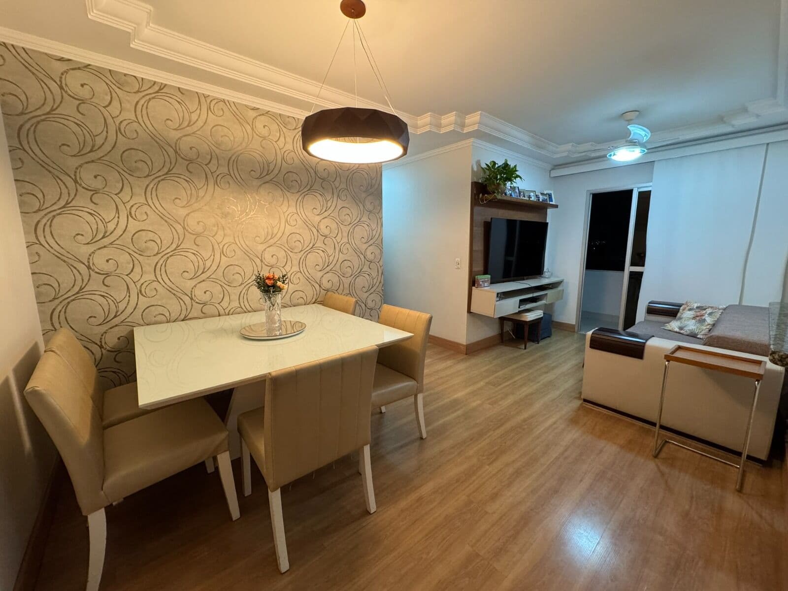 Apartamento 90m², 3 quartos, 1 suíte, sala de 2 ambientes, 1 vaga da garagem