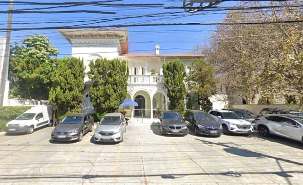 Casa Comercial na Avenida Brasil