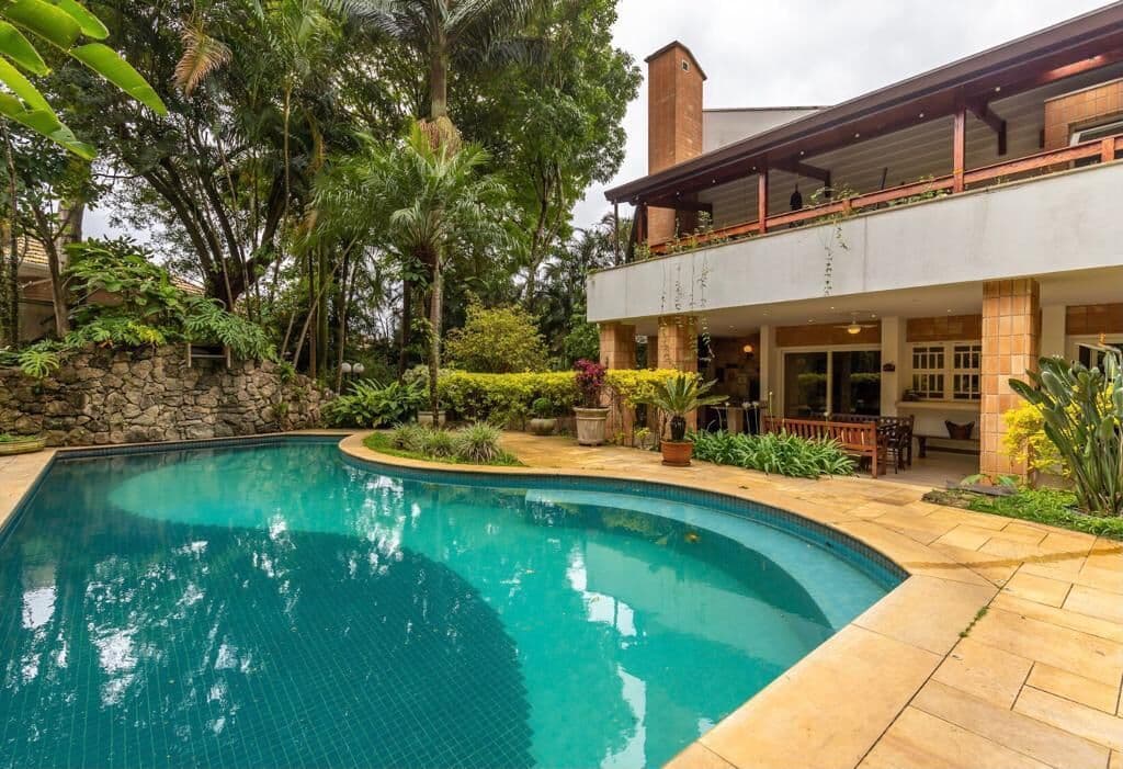 Casa Alto Padrão 1.100m² em Condomínio