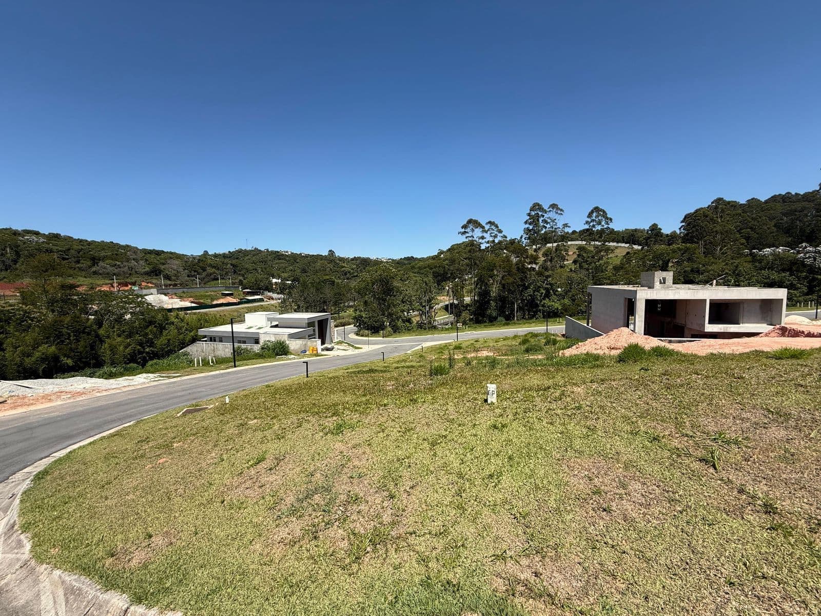 Terreno em Condomínio Fechado