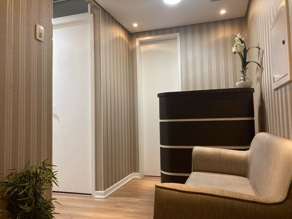 CONJUNTO COMERCIAL ALTO PADRÃO DECORADO