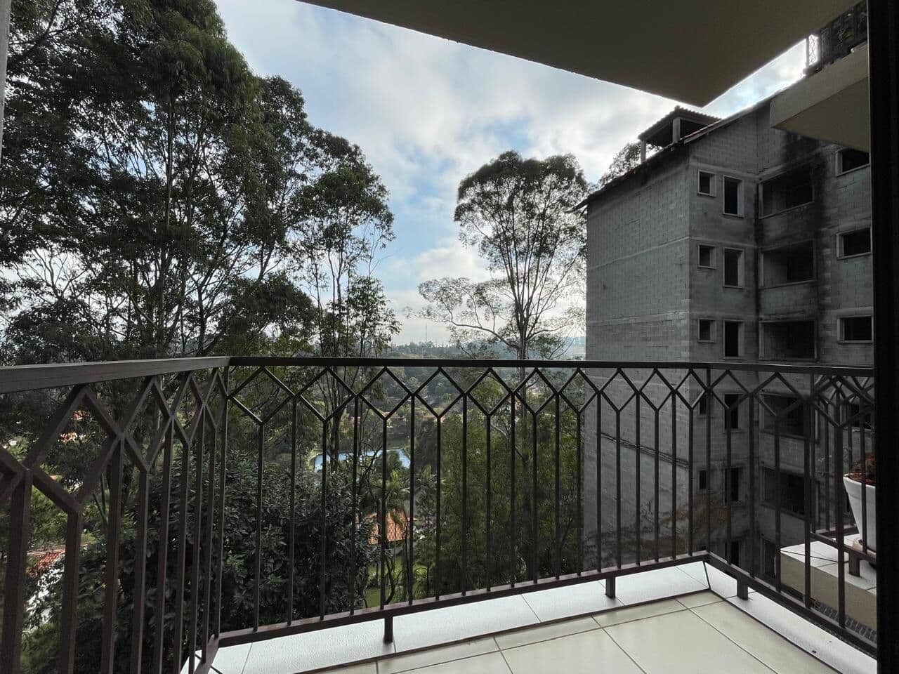 Apartamento com 3 Dorms a Venda Granja Viana 2