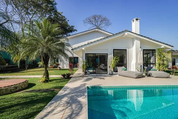 Casa Alto Padrão à Venda na Granja Viana – 5 Dormitórios, 3 Suítes, Condomínio Fechado no Recanto Inpla
