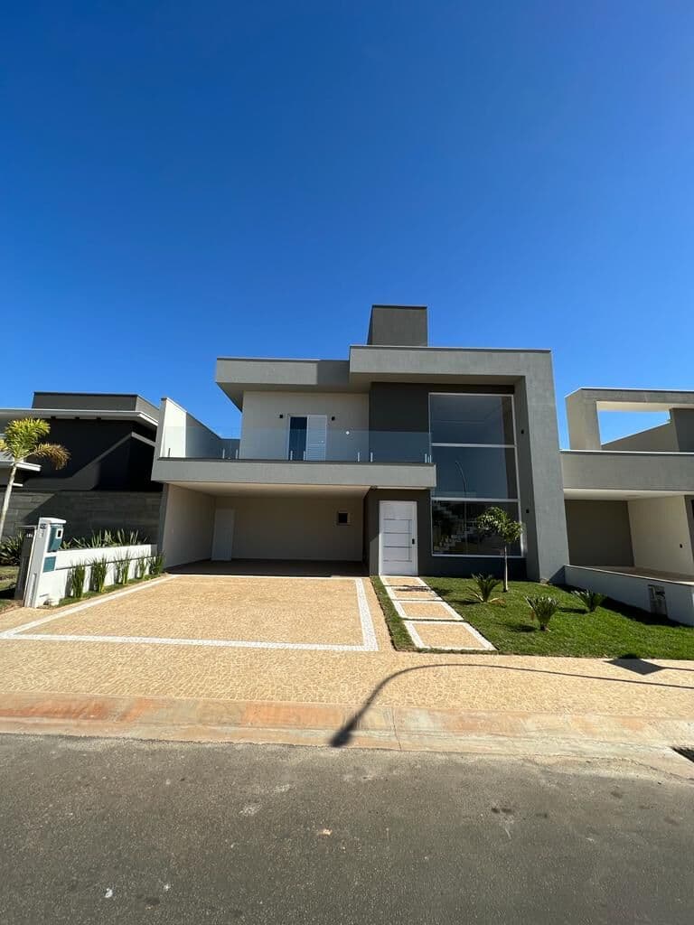 Casa Alto Padrão no Condomínio Maria José