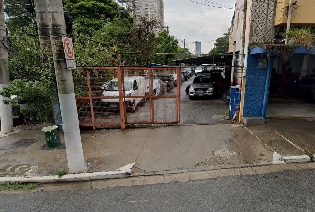 Terreno na Avenida Morumbi disponível para venda ou locação