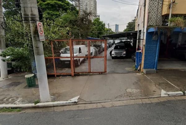 Terreno na Avenida Morumbi disponível para venda ou locação