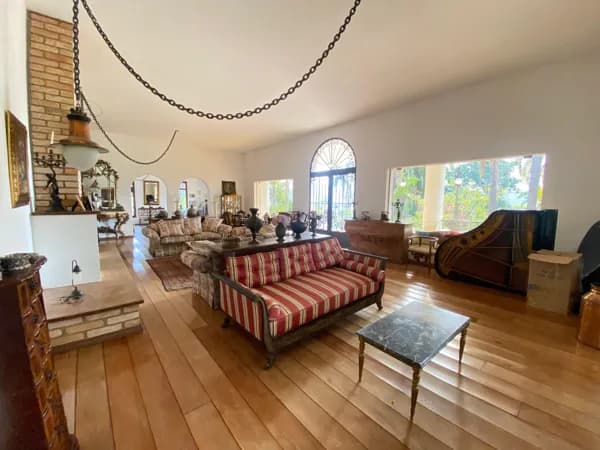 Casa com 1500 m² em estilo mediterrâneo a venda em Itupeva