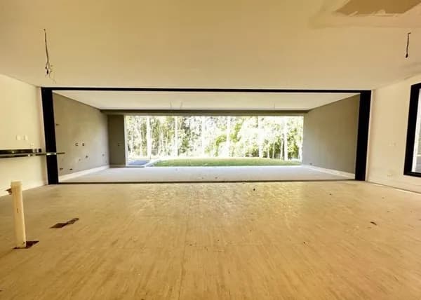 Casa Alto Padrão em Condomínio - NOVO