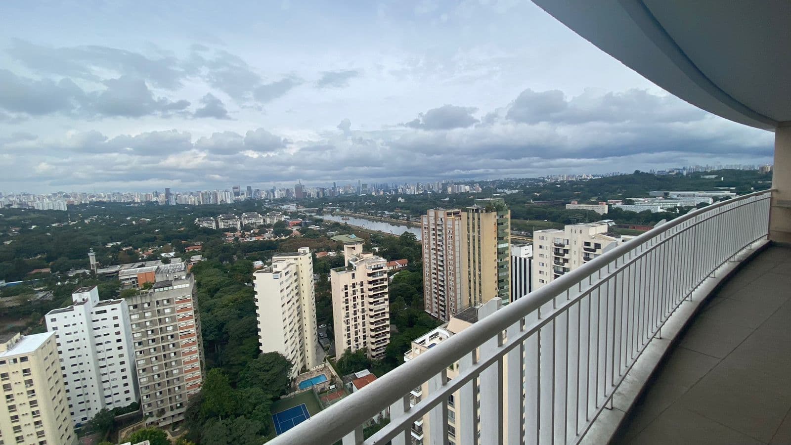 Apartamento Alto Padrão no Condomínio Acervo em Pinheiros - Oportunidade